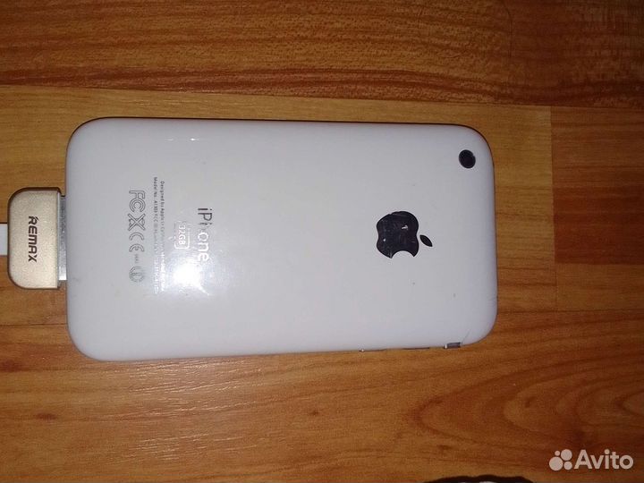 Телефон iPhone 3G