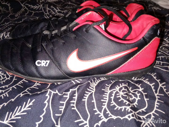 Футбольные бутсы найк 39 размер (маломерят)