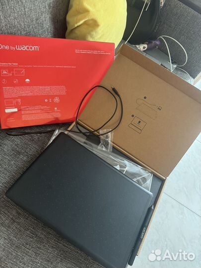 Графический планшет one by wacom M