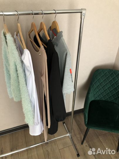 Вешалка напольная для одежды/авито достака