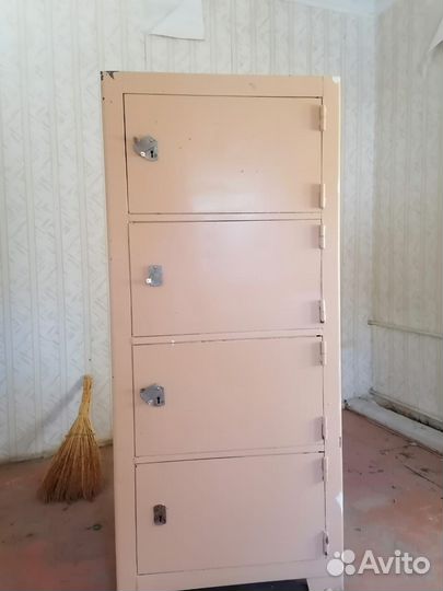 Сейф шкаф 4 ячейки