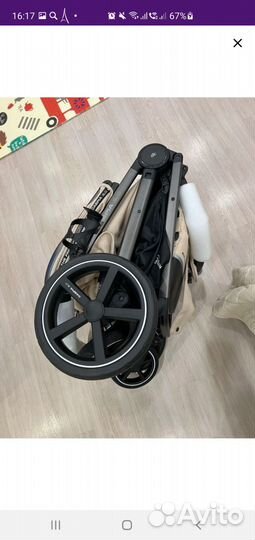 Прогулочная коляска новая