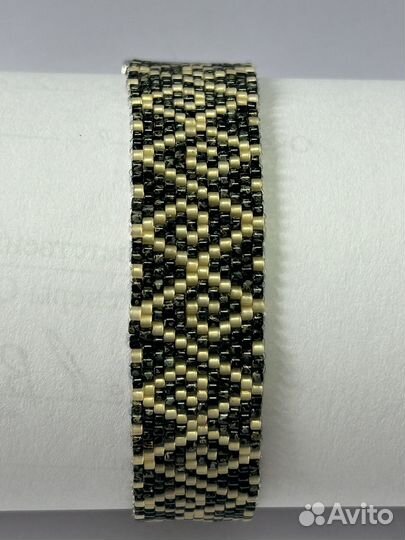 Браслет из бисера