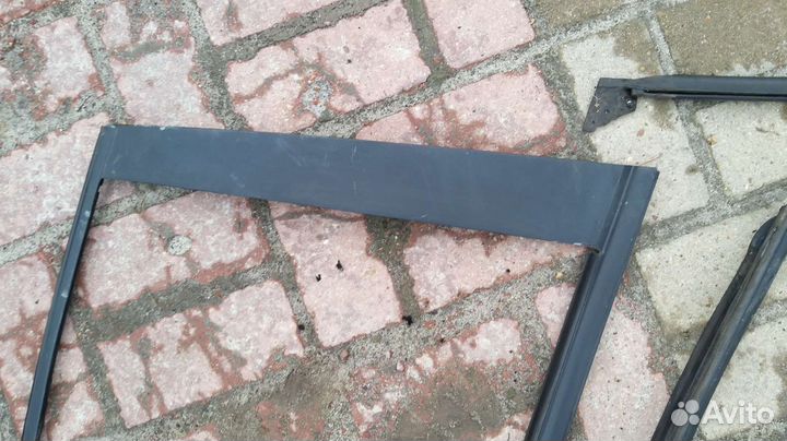 Уплотнитель chrysler 300m крайслер 300м зад прав