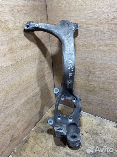 Поворотный кулак левый Audi A4 B6, A4 B7 X137