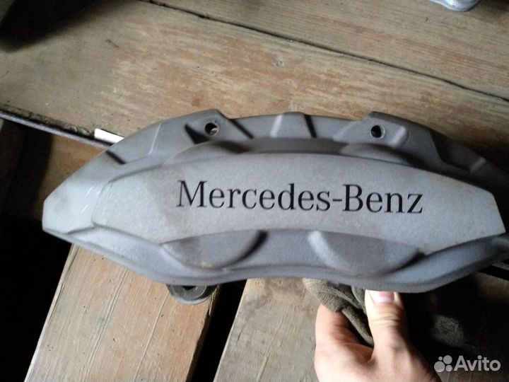 Суппорт передний левый Mercedes GLC W253