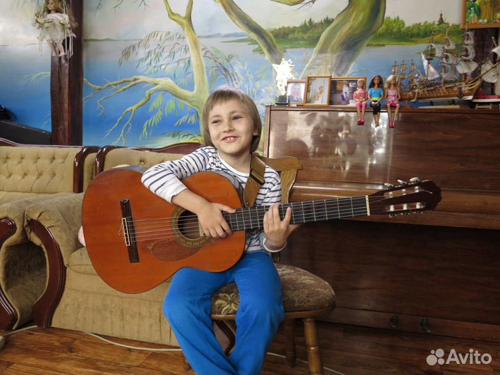 Гитара, вокал, режиссура песни