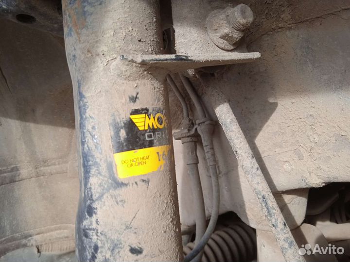 Передние амортизаторы Фольксваген Пассат B 6