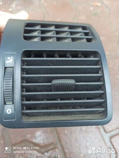 Touran 1 2007г.в воздуховодов правый 1T0 819 704B