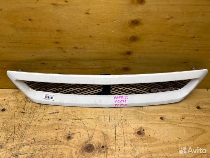 Решетка радиатора передняя Toyota Mark Ii Qualis