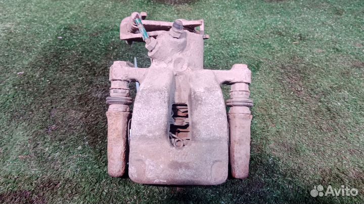 Задний левый суппорт Renault megane 2 2004-2006