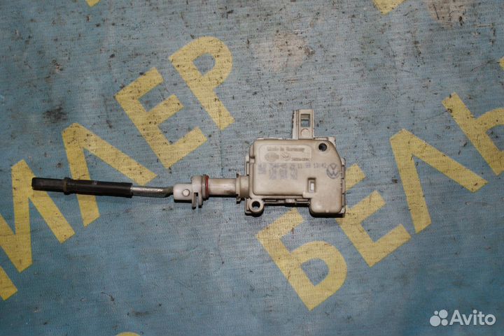 Активатор замка крышки бензобака Volkswagen Golf 4