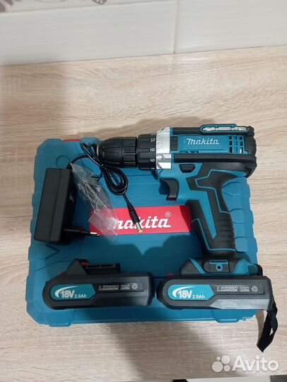 Аккумуляторный шуруповерт Makita