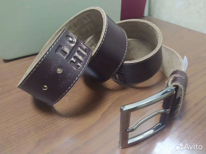 Мужской кожаный ремень. С тиснением