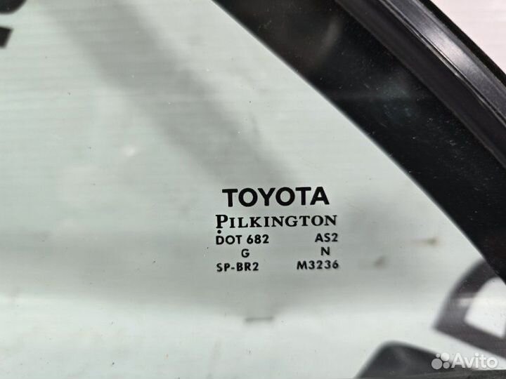 Форточка двери задняя левая Toyota Camry 50