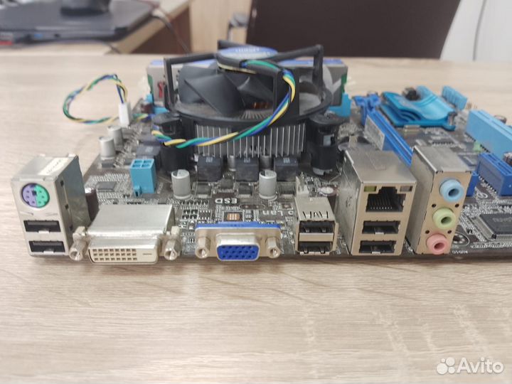 Asus P8H61-M LE + Core i3-2100 + 4GB