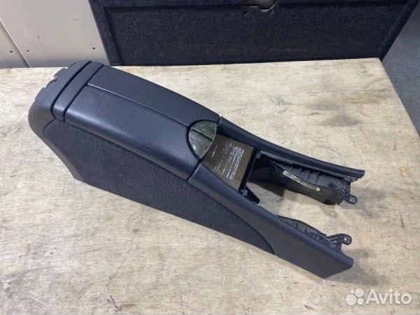 Подлокотник передний Mercedes-Benz E-Class W211