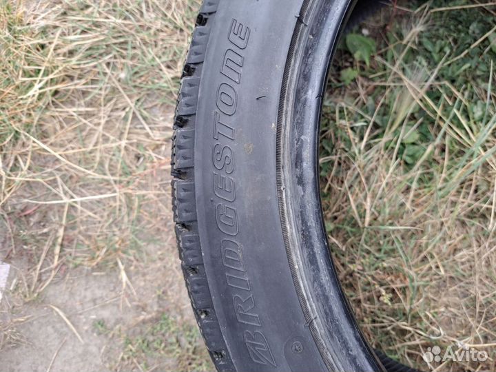 Bridgestone Blizzak VRX2 215/45 R17