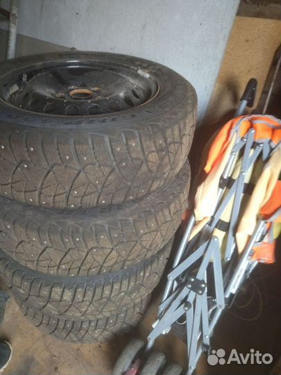 Резина зимняя Goodyear ultra grip 600 195/65R15