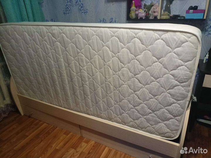 Кровать с матрасом бу