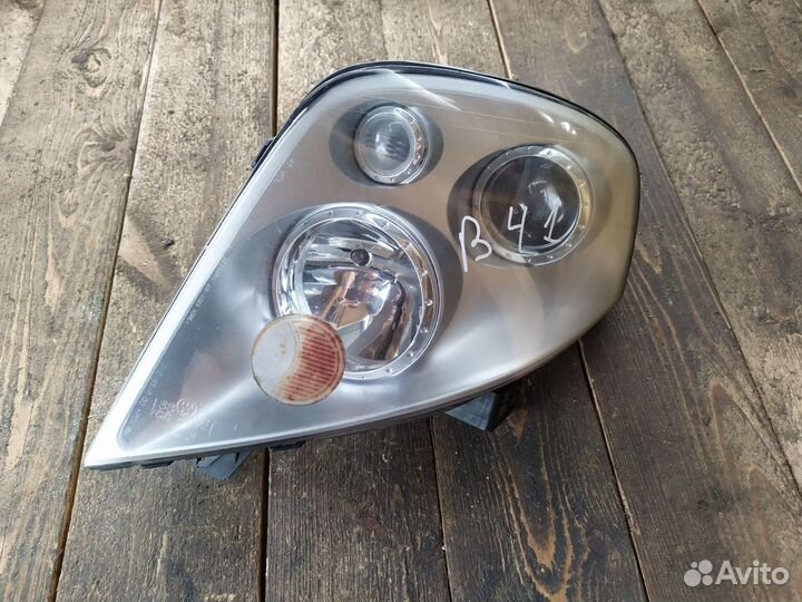 Фара передняя правая Ssangyong Rexton внедорожник