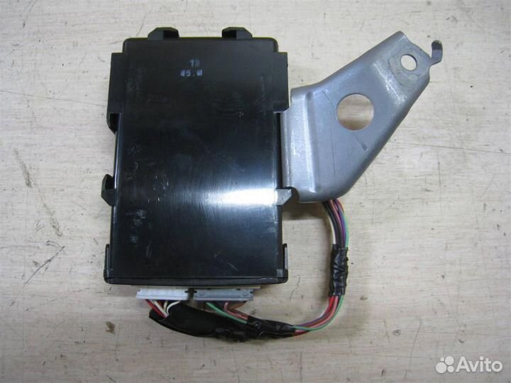 Блок комфорта (коммутационный) Toyota Avensis T27