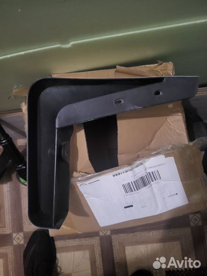 Задний брызговик