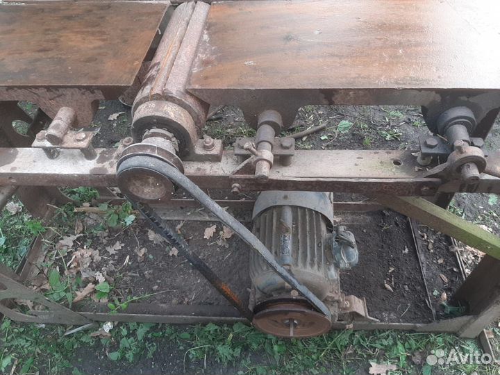 Станок комбинированный деревообрабатывающий