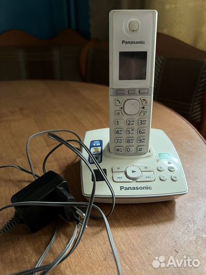 Радиотелефон Panasonic KX-TG8061R