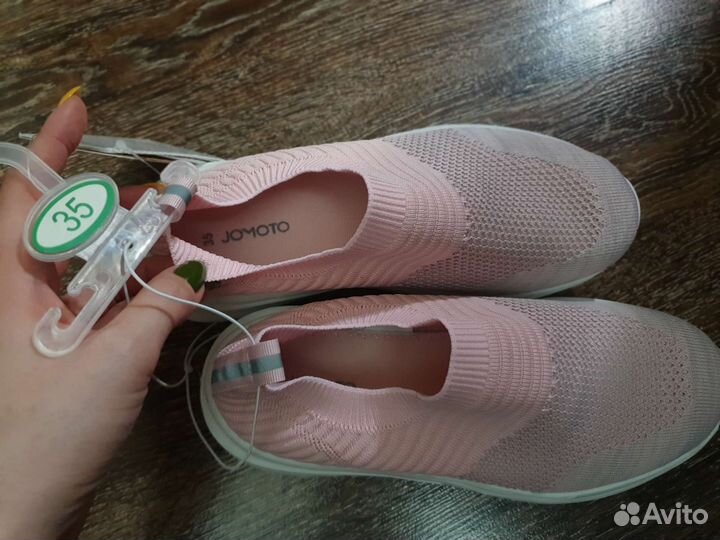 Кроссовки для девочки