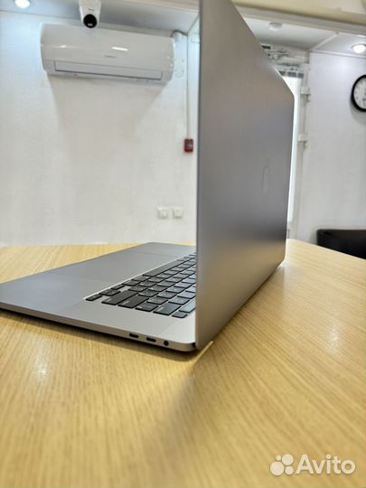 MacBook Pro 16 2019