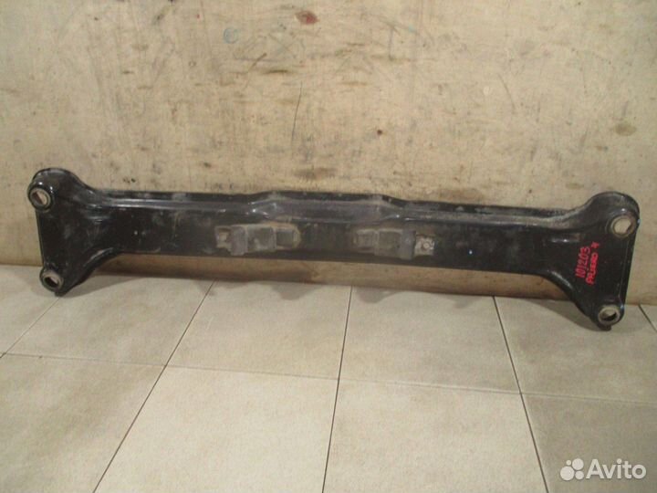 Балка Mitsubishi Pajero 4