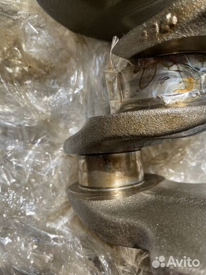 Коленвал Nissan Terrano 2.0