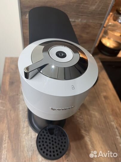 Набор Кофемашина Nespresso Vertuo Next