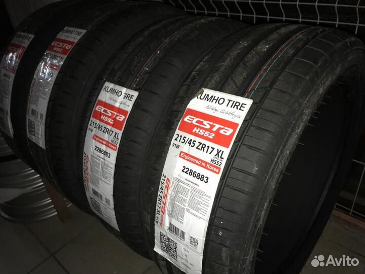 Kumho Ecsta HS52 215/45 R17 91W