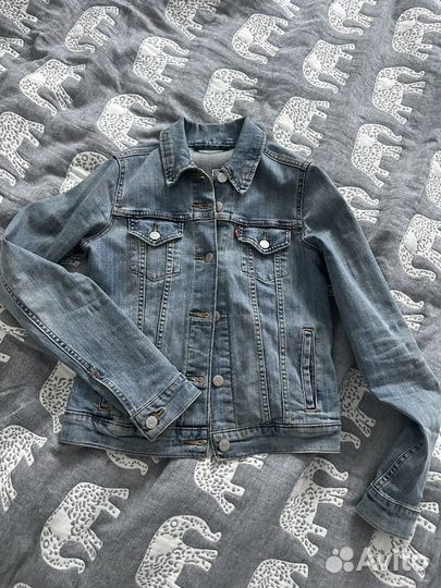 Джинсовка levis xs женская оригинал