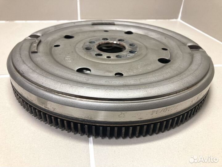 Маховик двухмассовый DSG cdab 1.8 06J105266S