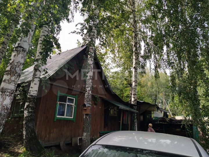 Дом 30 м² на участке 6,3 сот.