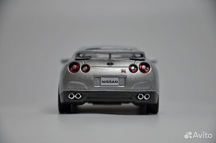 Модель автомобиля Nissan GT-R R35 2009 металл