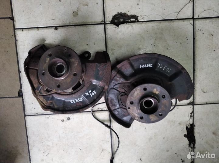 Кулак поворотный передний левый w203 C-class 11