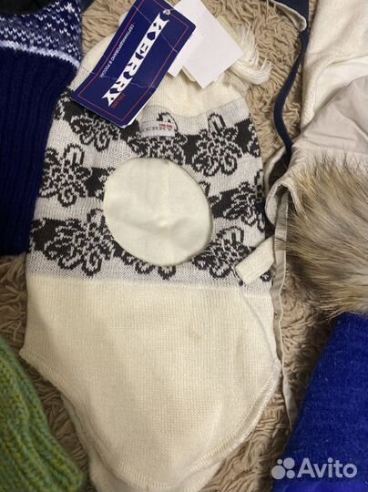 Шапки (13 шт) и варежки от 8 месяцев до 2 лет