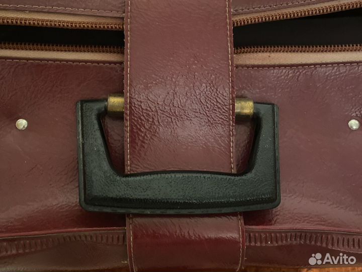 Чемодан ретро