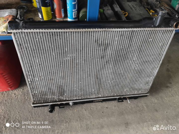 Радиатор охлаждения на infiniti fx35