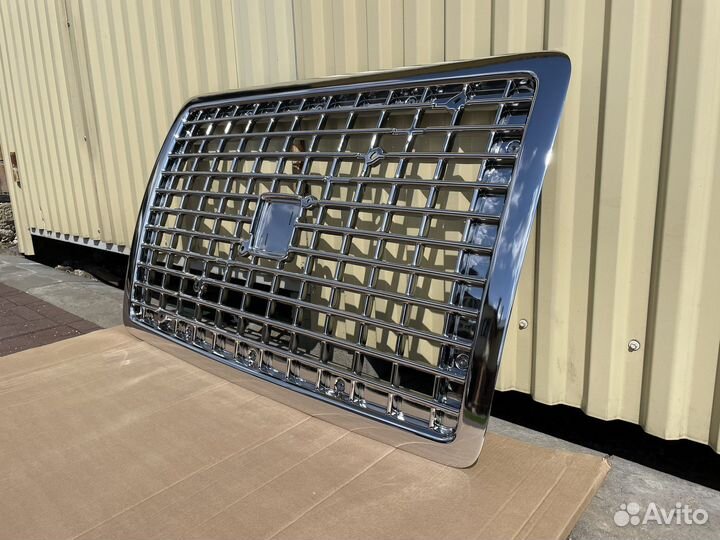 Решетка радиатора Volvo VNL 670-780 полный хром