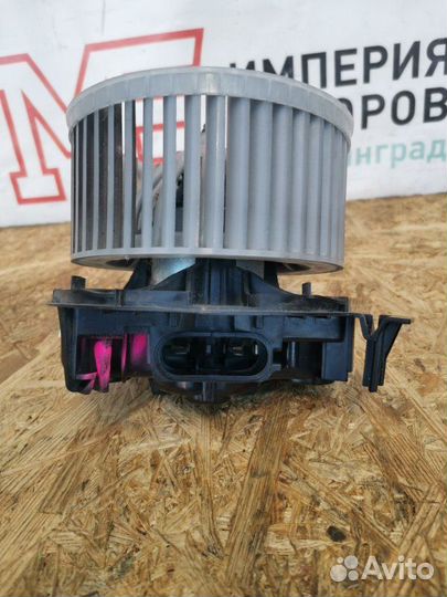 Моторчик печки Renault Duster K4MA690 2014