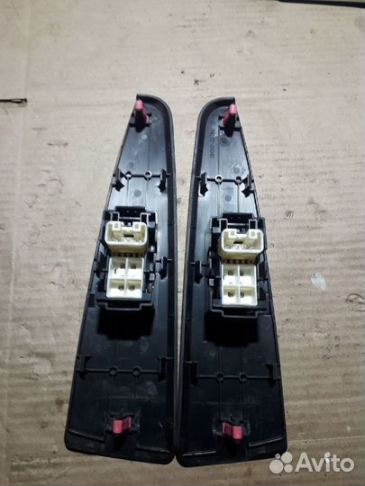 Кнопки стеклоподьемн. задние Toyota Highlander 2