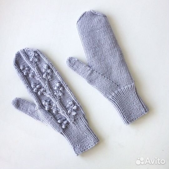 Варежки женские