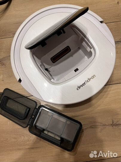 Робот-пылесос Clever&Clean