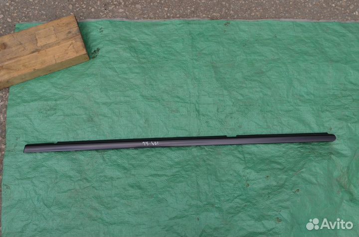 Задний левый молдинг двери Mercedes W203