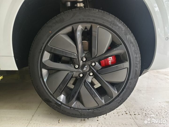 Алюминиевые накладки на суппорта Lixiang L6